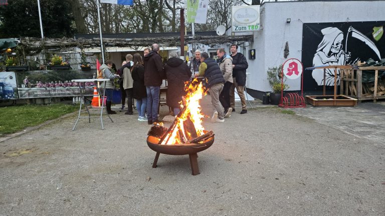 Osterfeuer beim TBD…